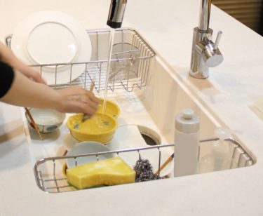 まだ三角コーナーを使っているの！？生ゴミの「あのニオイ」とともに、キッチンからさようなら！